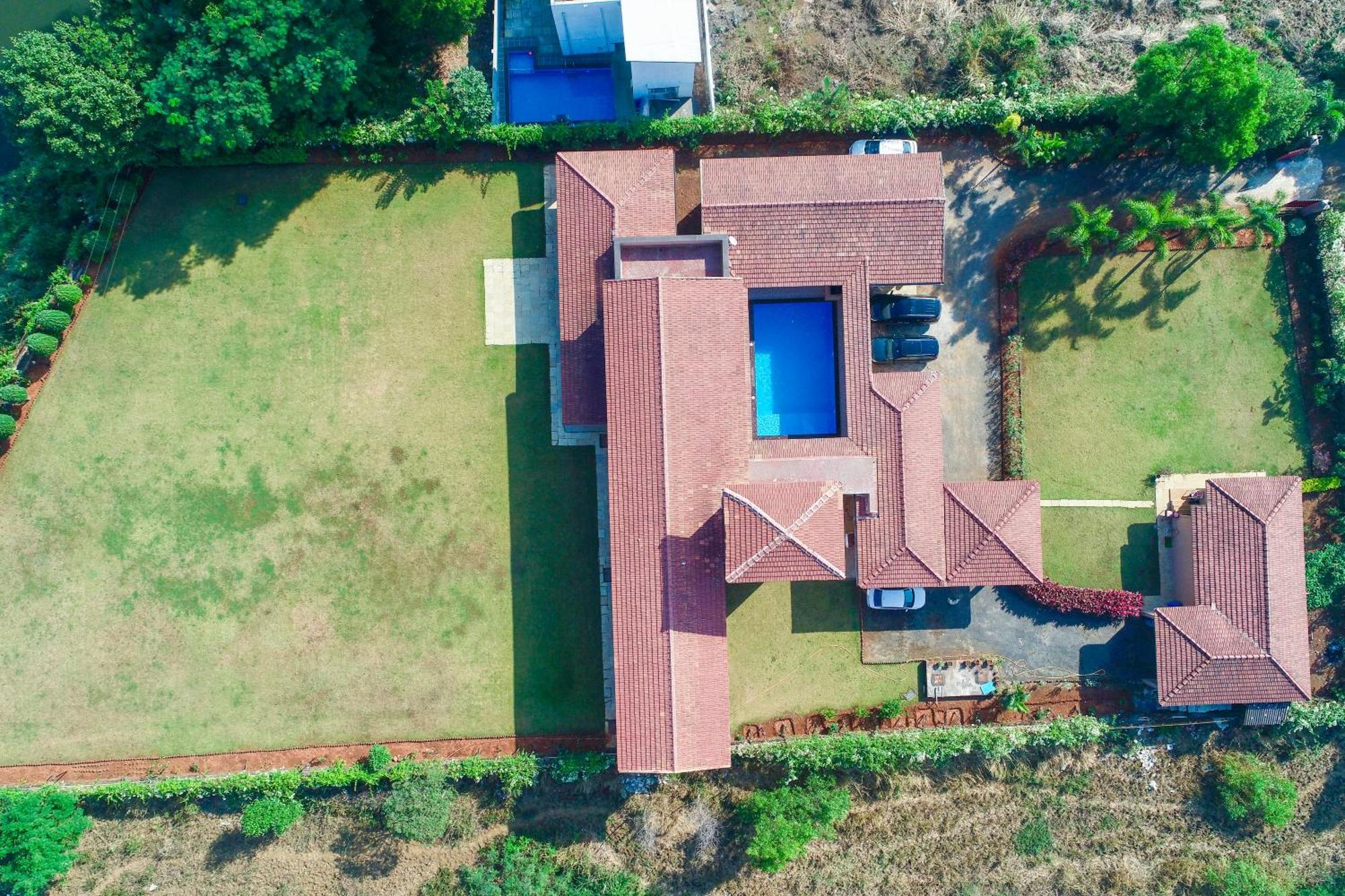 White Stallion Vila Lonavala Exterior foto
